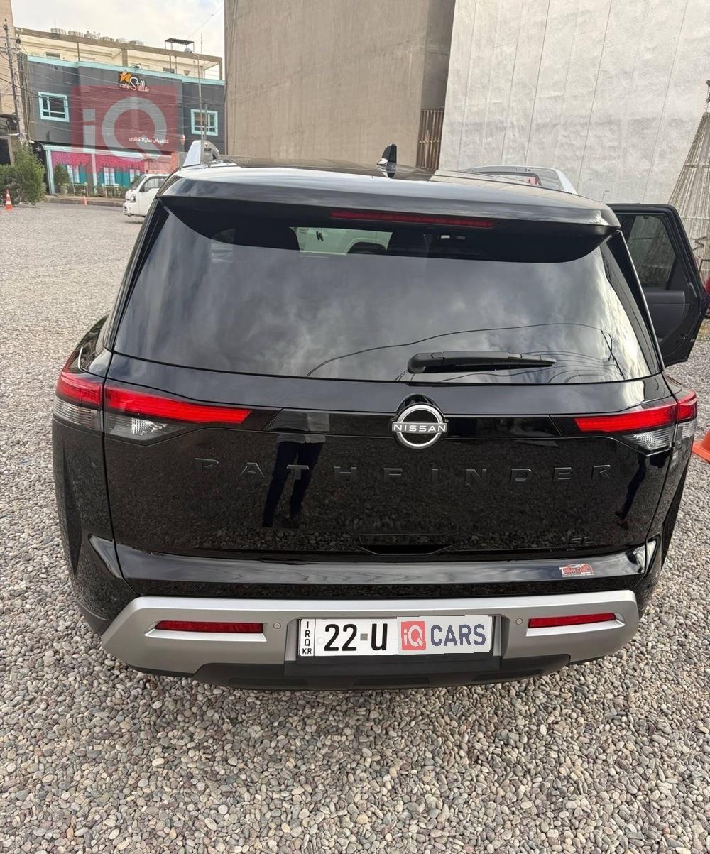 نیسان پاسفایندەر